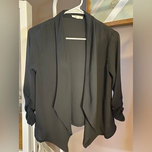 Lightweight cropped black blazer